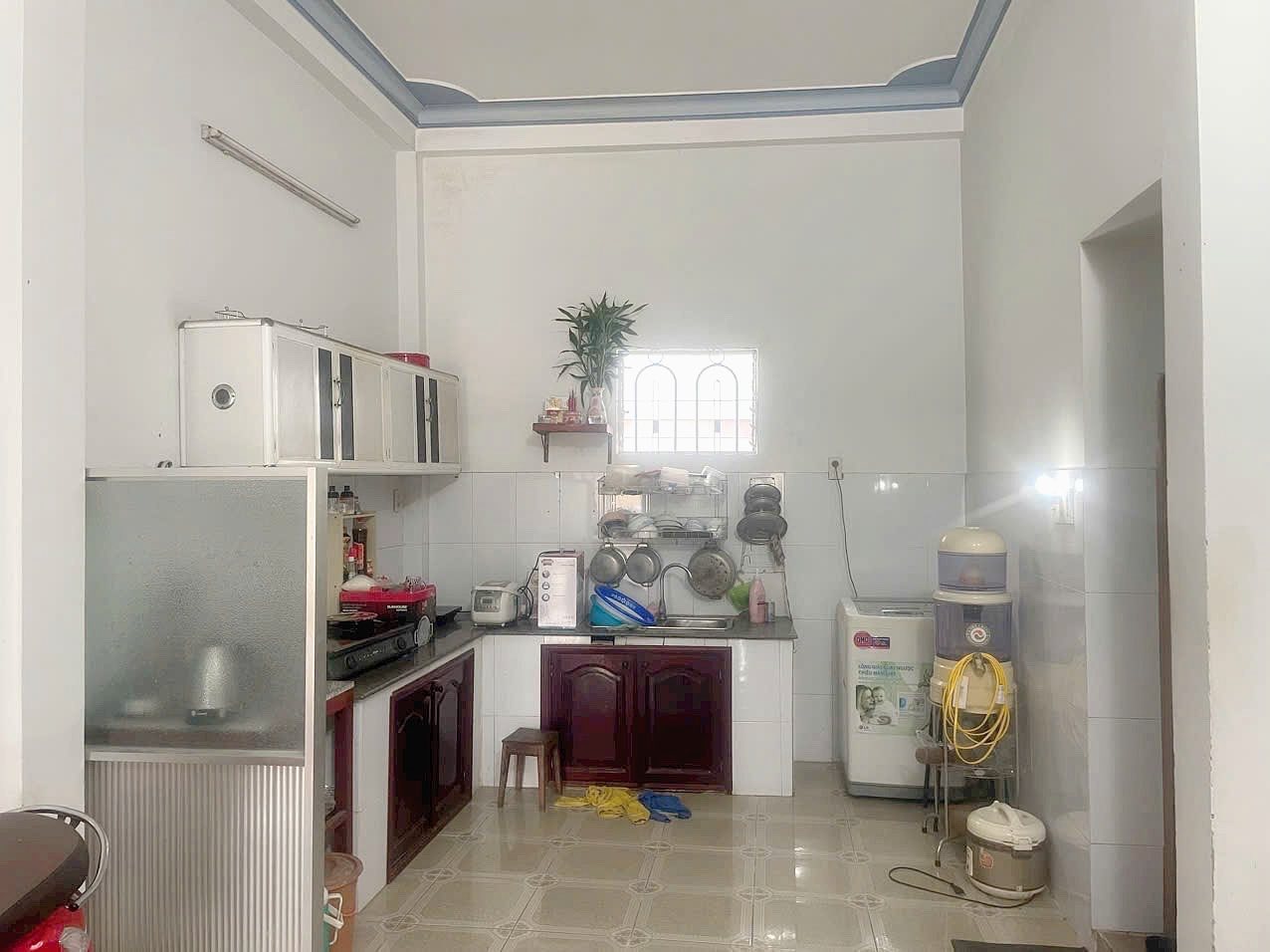 BÁN NHÀ 2 TẦNG ĐƯƠNG 2 Ô TÔ GẦN NHÀ THỜ BA LÀNG GẦN BIỂN VĨNH HOÀ - Ảnh 1