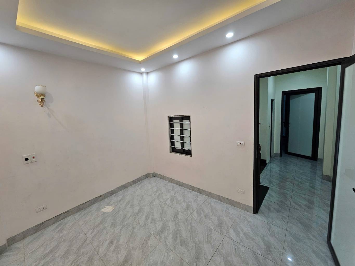 BÁN NHÀ CHÍNH CHỦ TỰ XÂY – NGÕ RỘNG – CÁCH Ô TÔ TRÁNH 10M – GẦN AEON LONG BIÊN – GIÁ CHỈ 5.X TỶ - Ảnh 3