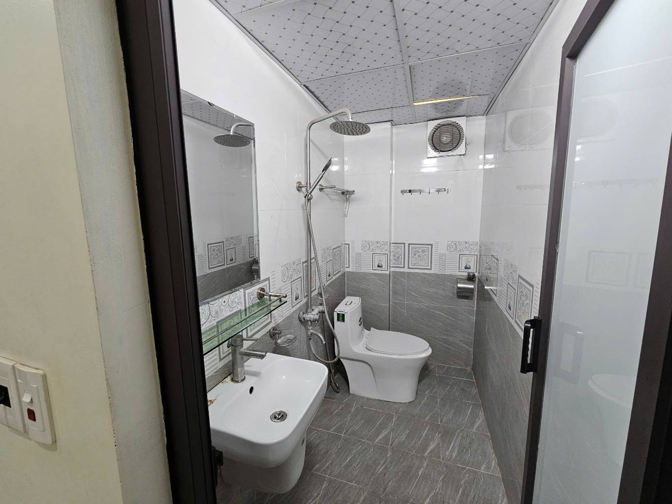 BÁN NHÀ CHÍNH CHỦ TỰ XÂY – NGÕ RỘNG – CÁCH Ô TÔ TRÁNH 10M – GẦN AEON LONG BIÊN – GIÁ CHỈ 5.X TỶ - Ảnh 4