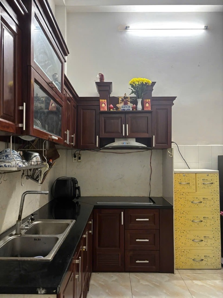 NHÀ BÁN - GẦN CHỢ PHẠM VĂN BẠCH & PHAN HUY ÍCH - HẺM XE HƠI ĐỔ CỬA - 40 M² - 3 TẦNG HƠN 4 TỶ - Ảnh 3