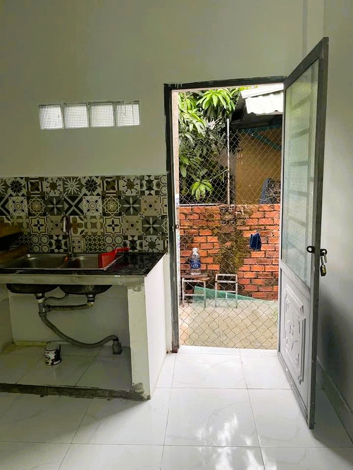 cho thuê nhà nguyên căn hẻm xe hơi đường Linh Đông, gần chợ Thủ Đức - Ảnh 1