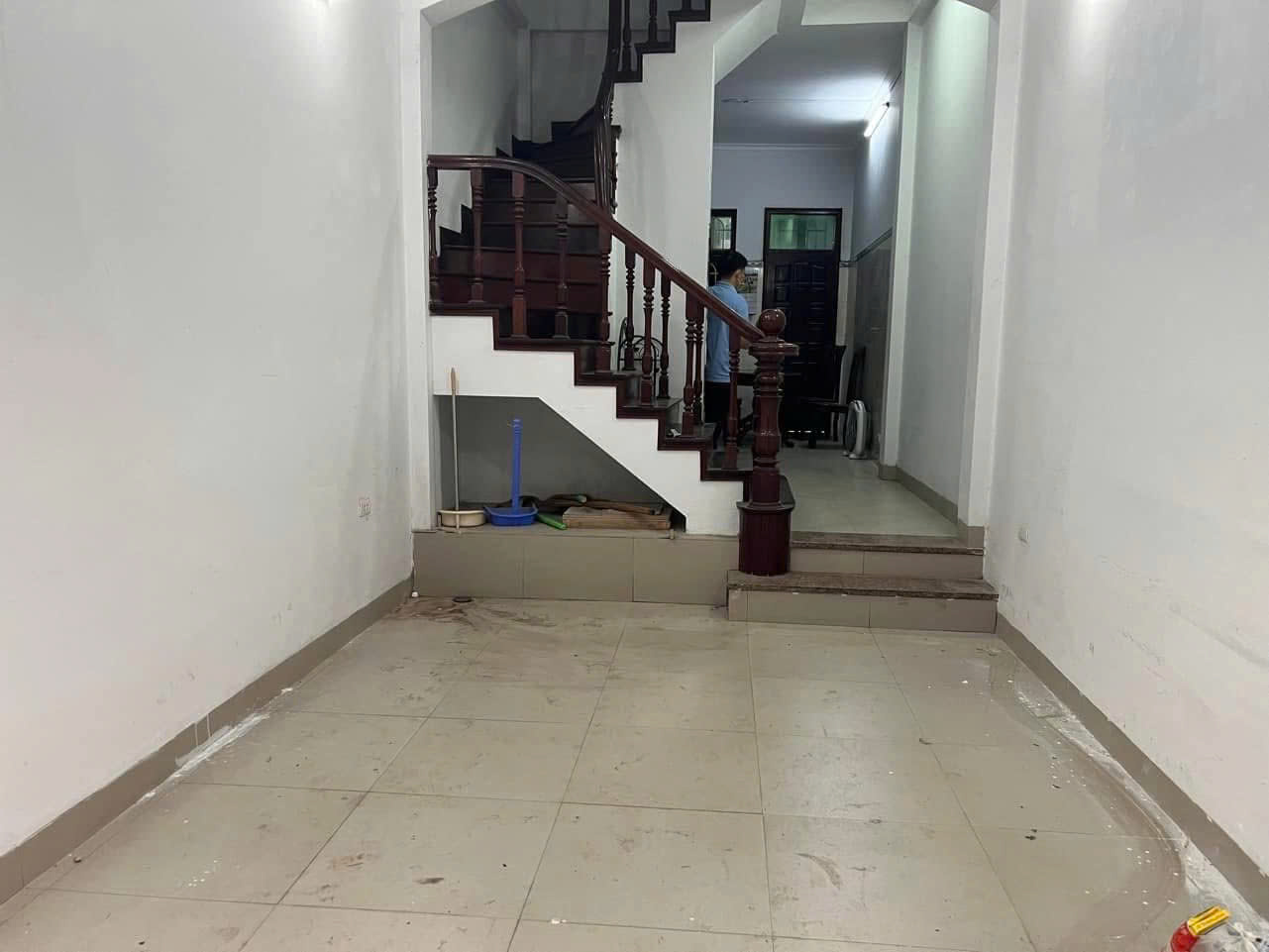 Cho thuê nhà riêng ở Hoàng Sâm, Nghĩa Đô, Cầu Giấy 40m x 5T giá 19tr, vỉa hè, ô tô tránh - Ảnh 1