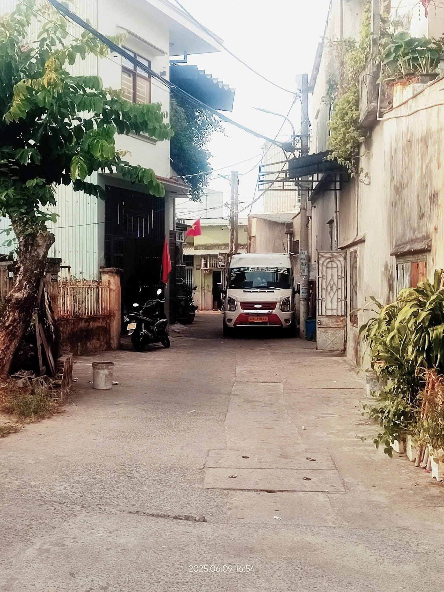 ♪ Nhà Kiệt 3.5m thẳng 40m ra MT Hoàng Hoa Thám, 52m2, gác lửng, 3.x tỷ - Ảnh 1