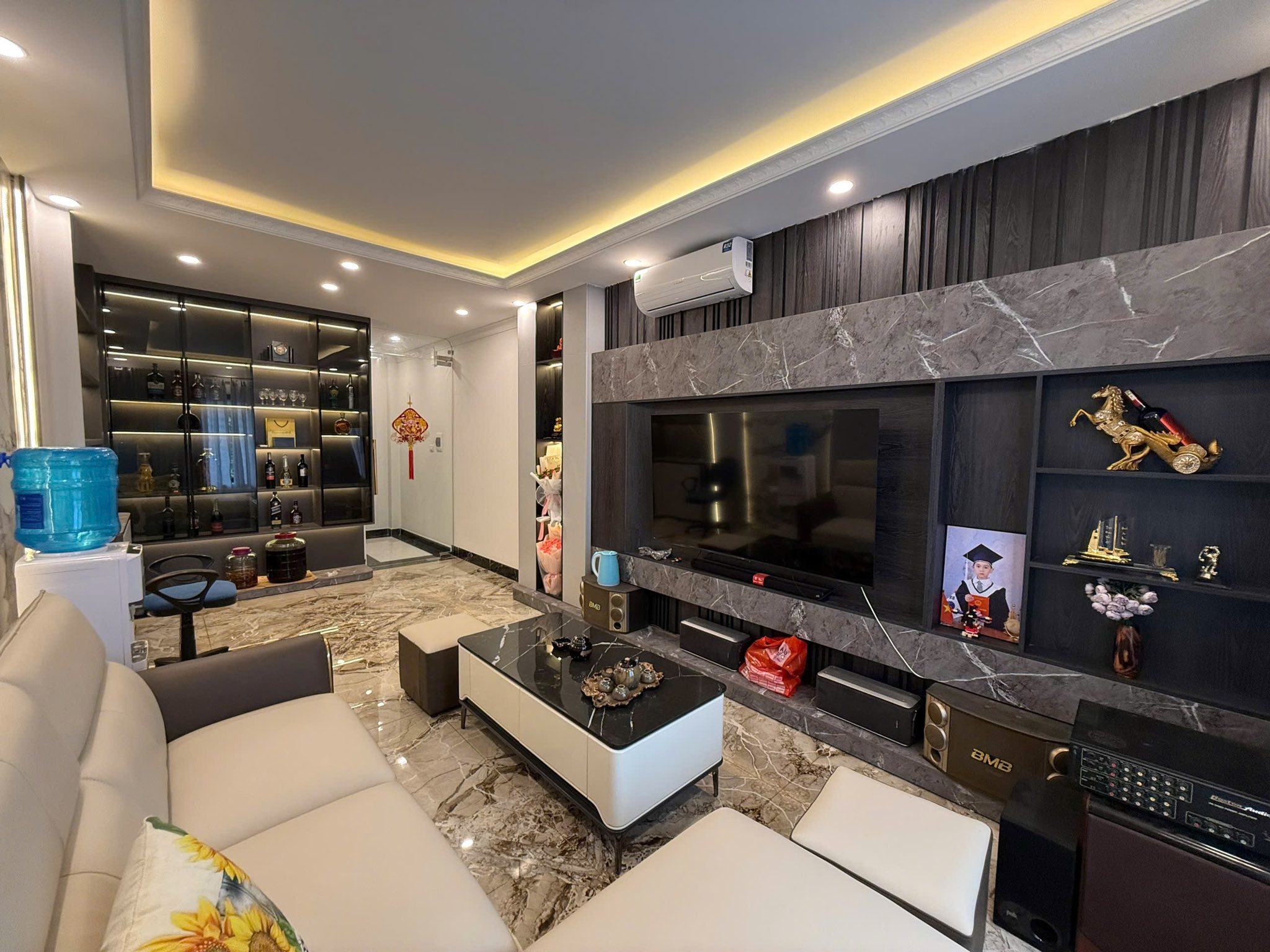 Chủ Cần Bán Gấp Nhà Phố Giang Biên, Long Biên 6 Tầng Full Nội Thất, Ô Tô Đỗ Cổng Chỉ 5.99 Tỷ - Ảnh chính
