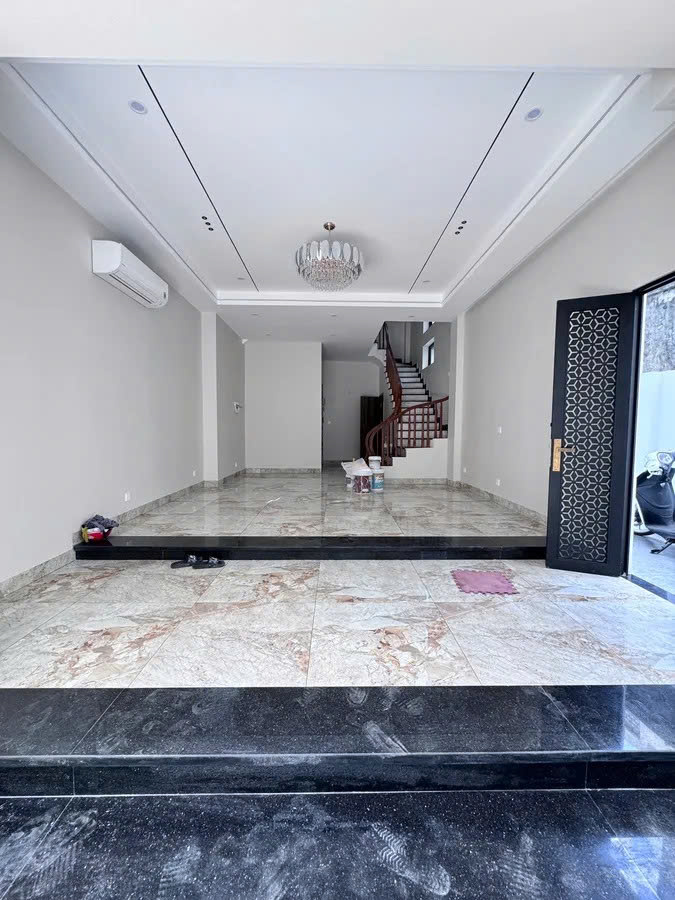 NHÀ MỚI Ô TÔ VÀO NHÀ Phố Vũ Xuân Thiều 48m2 X 6 tầng, mặt tiền  4.8m, 10.5 tỷ Long Biên. - Ảnh 1