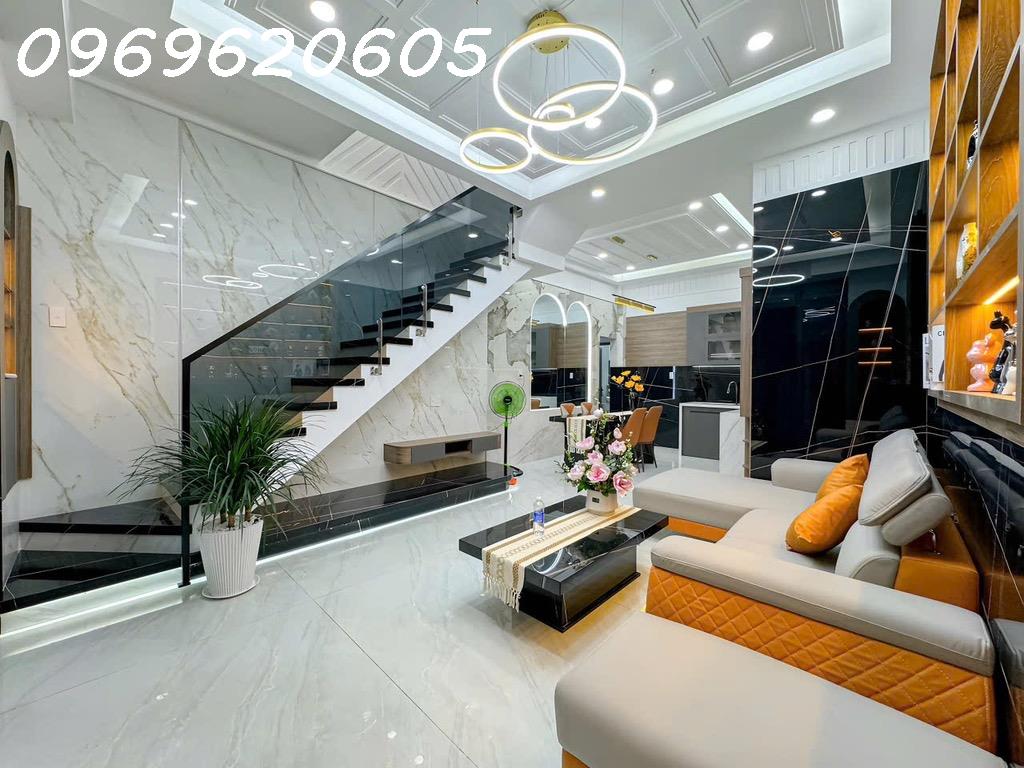 Bán Nhà Quận 7 Lý Phục Man - ô tô đổ cửa - NHỈNH 5 tỷ - ngang 4m - phường Bình Thuận - Ảnh 2