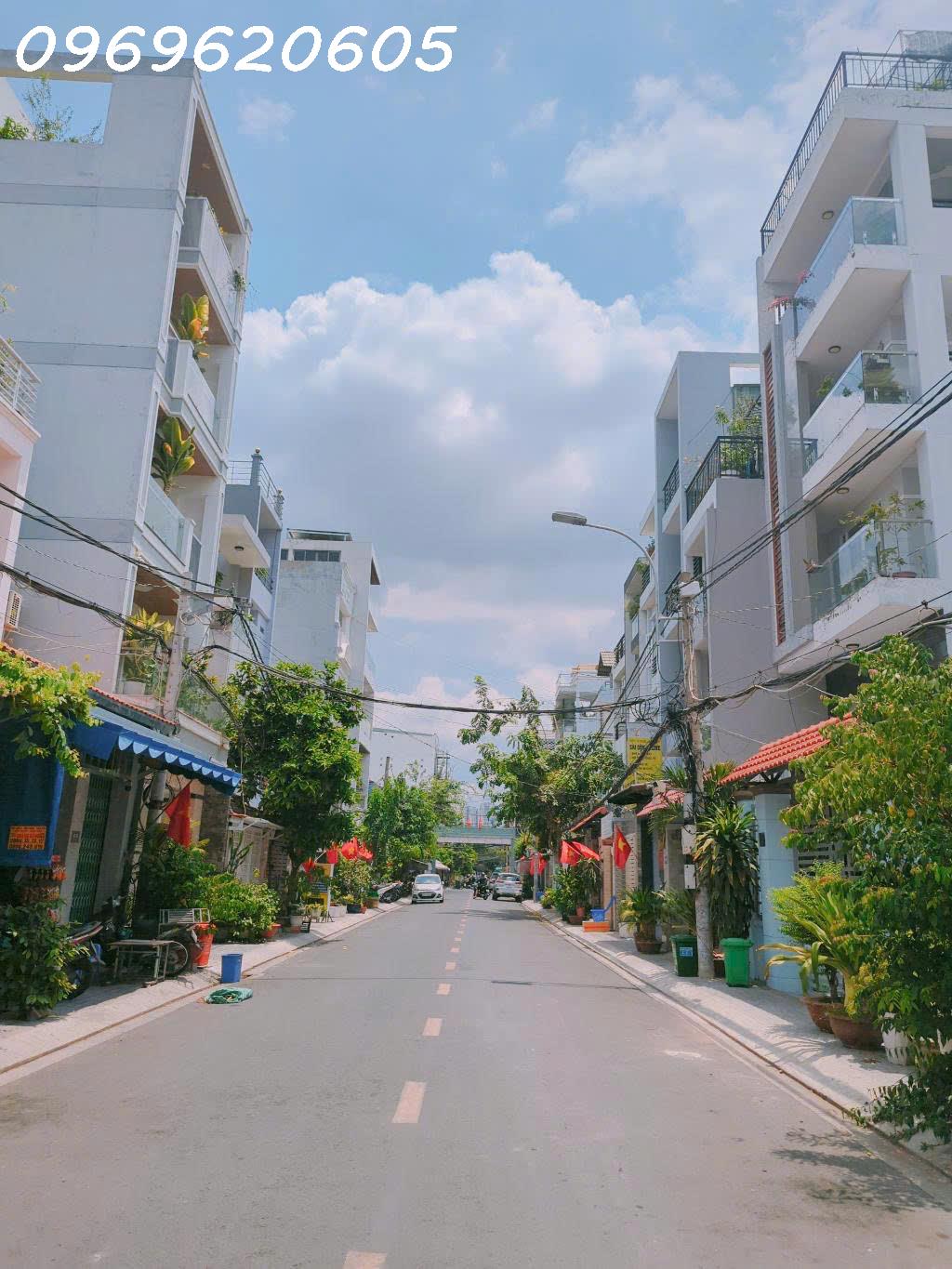 Bá.n Nh.à Quận 7, ô tô đổ cửa, 4x10m, 4 tầng,Huỳnh Tấn Phát P Bình Thuận, giá chỉ nhỉnh 5 tỷ - Ảnh 1