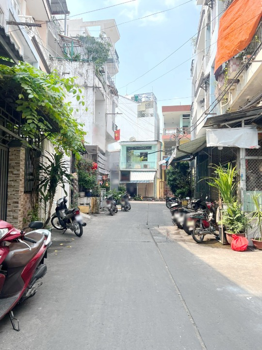 Nhà cấp 4 (4*18m/nở hậu) HXH sát đường Âu Dương Lân P3Q8 - Ảnh chính