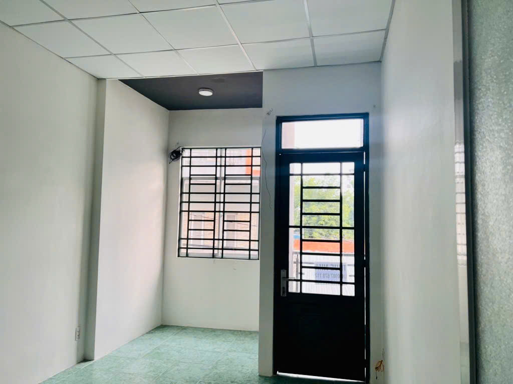 Hiếm, bán nhà 2 tầng mới đẹp Phạm Văn Bạch, hẻm ô tô, chỉ hơn 4 tỷ - Ảnh 1