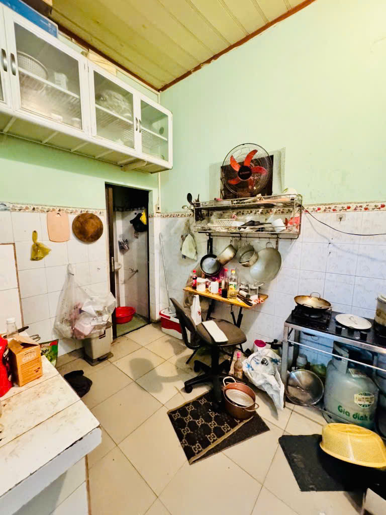 Bán nhà lô góc Nguyễn Phúc Chu, hẻm 5m trước nhà, chỉ hơn 4 tỷ, sổ vuông đẹp - Ảnh 3