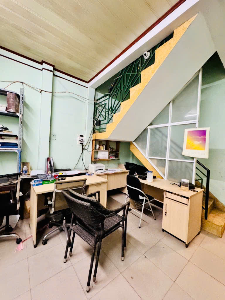 Bán nhà lô góc Nguyễn Phúc Chu, hẻm 5m trước nhà, chỉ hơn 4 tỷ, sổ vuông đẹp - Ảnh 1