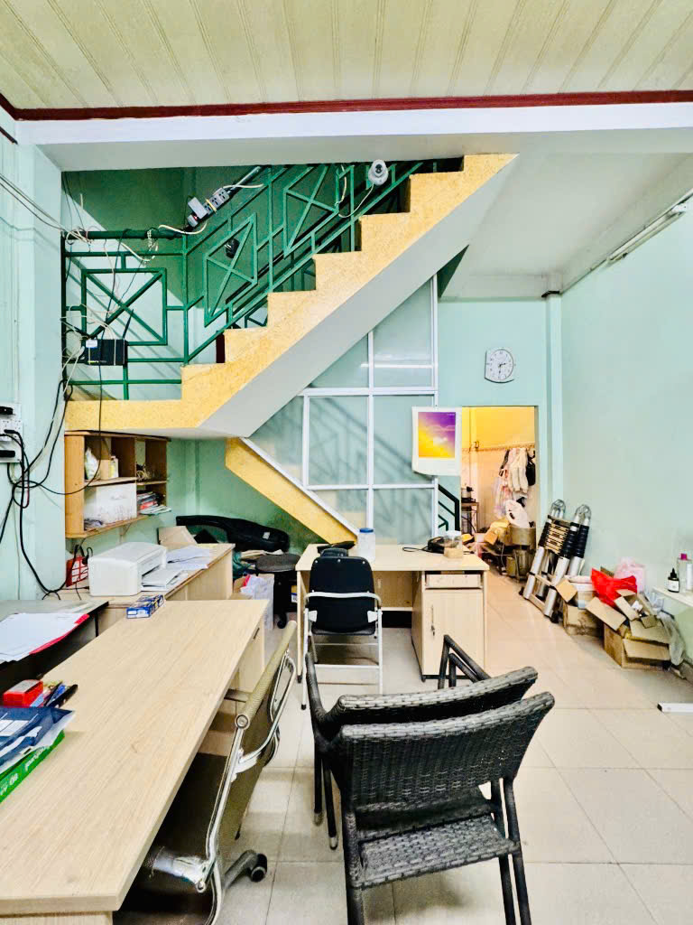 Bán nhà lô góc Nguyễn Phúc Chu, hẻm 5m trước nhà, chỉ hơn 4 tỷ, sổ vuông đẹp - Ảnh 2