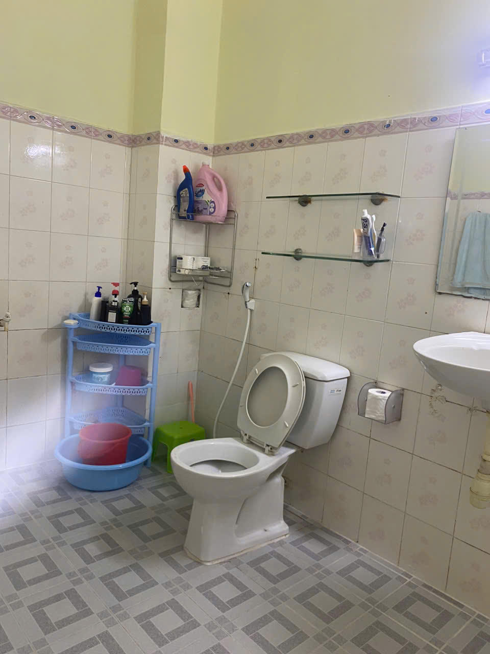 CAM KẾT ẢNH THẬT 100% Nhà trọ đối diện cổng chợ Phạm Văn Hai, đi lại thuận tiện, yên tĩnh - Ảnh 2