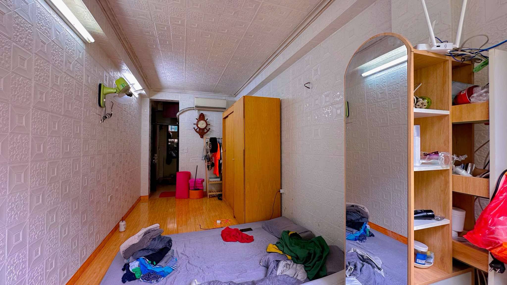 Bán nhà phân lô Phố Trần Quốc Hoàn, 30m2 x 5,5Tầng, Ôtô, nhà 2 mặt tiền, KD Sầm uất. - Ảnh 2