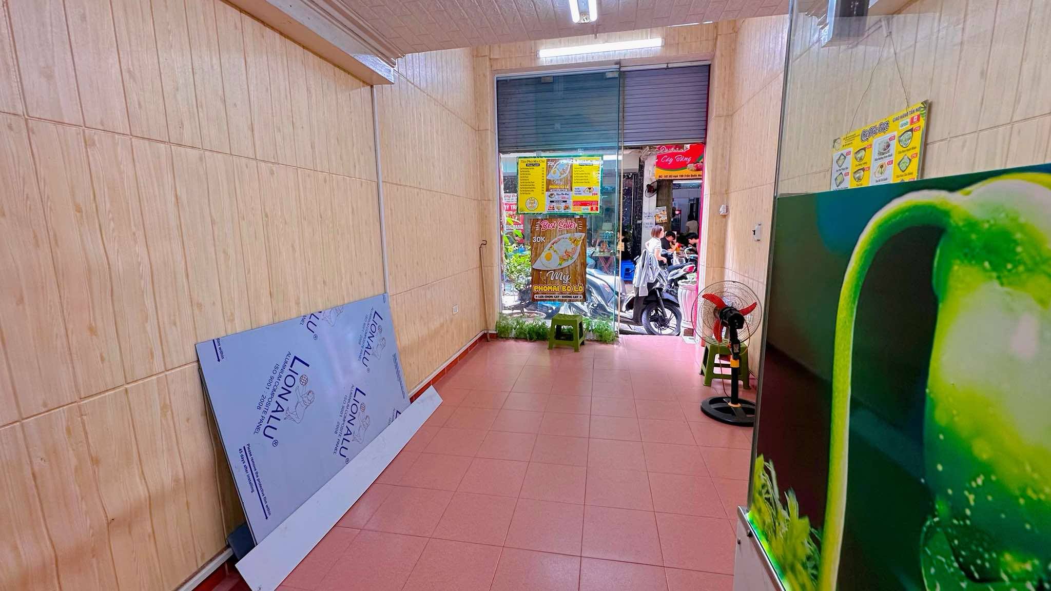 Bán nhà phân lô Phố Trần Quốc Hoàn, 30m2 x 5,5Tầng, Ôtô, nhà 2 mặt tiền, KD Sầm uất. - Ảnh 4