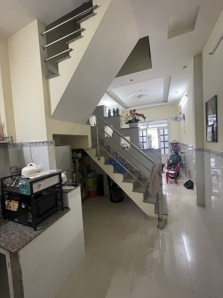 NHÀ PHỐ 2 TẦNG CÁCH NGUYỄN THỊ THẬP 400m, ĐƯỜNG 10m, 40.7m² - Nhỉnh 8 Tỷ - Ảnh chính
