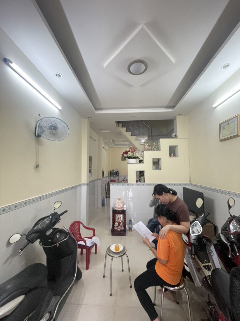 NHÀ PHỐ 2 TẦNG CÁCH NGUYỄN THỊ THẬP 400m, ĐƯỜNG 10m, 40.7m² - Nhỉnh 8 Tỷ - Ảnh 1