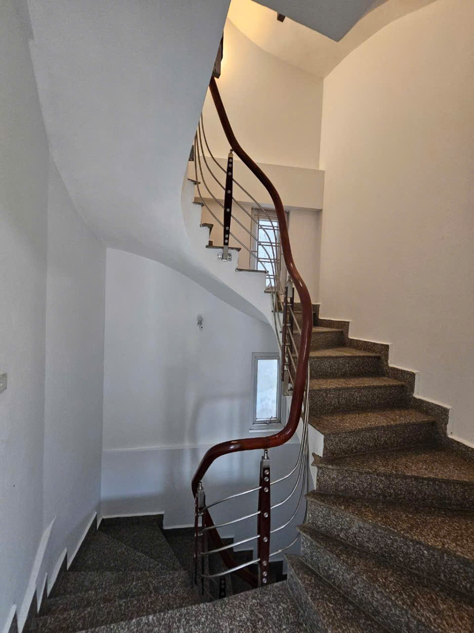 Bán nhà Việt Hưng -Dân xây --73m- 5 tầng - nở hậu- sát phố  -9,7 tỷ ( Thương Lượng) - Ảnh 1