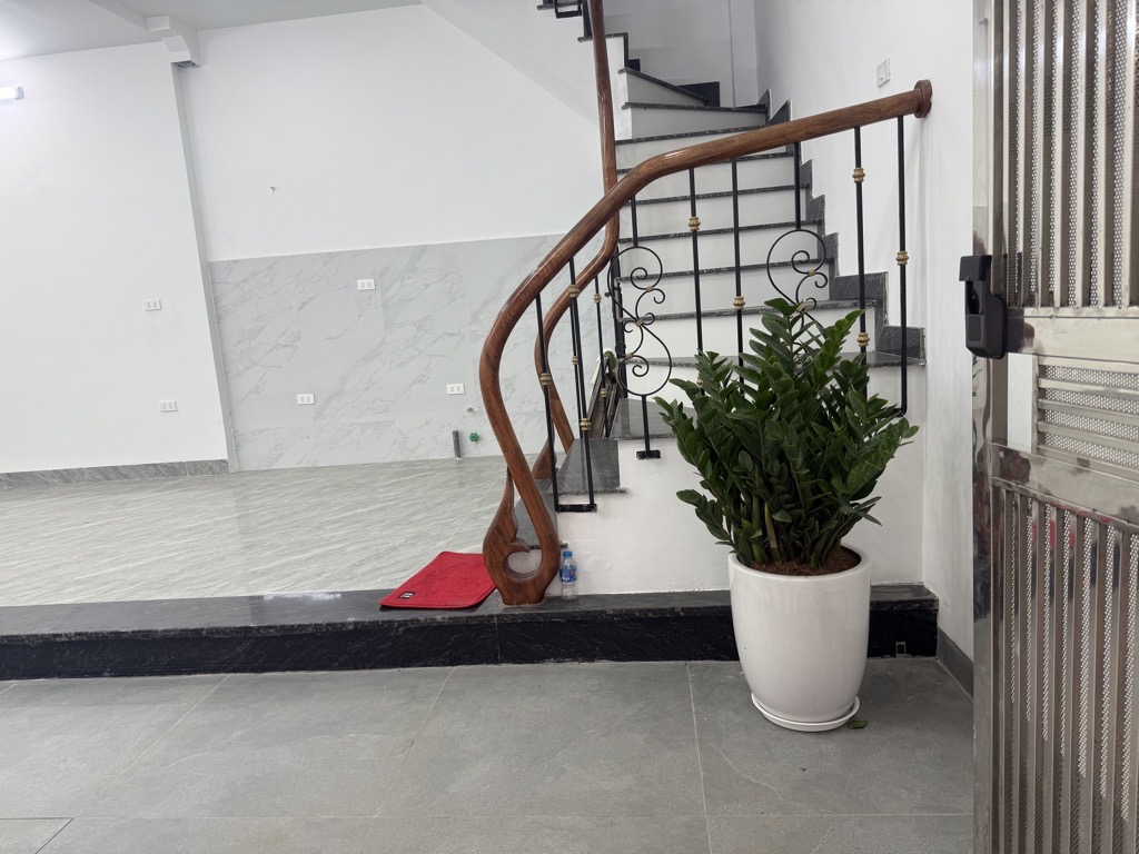 **Hàng ĐỘC NHÀ 41m2 5 TẦNG ĐỘI CẤN - 8,9 TỈ!**  Dòng tiền KD - Ảnh chính