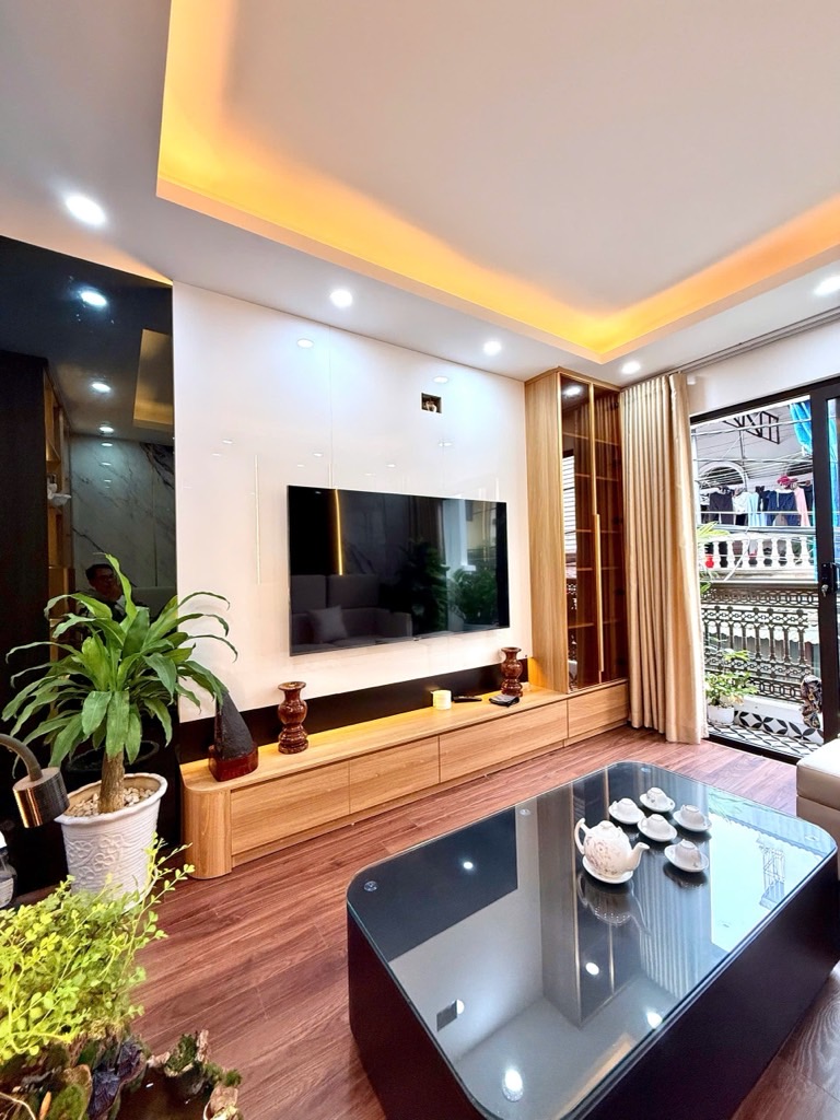 Nguyễn Chính, ô tô tải tránh đỗ, 3 thoáng, ngôi nhà của người thành đạt - Ảnh 1
