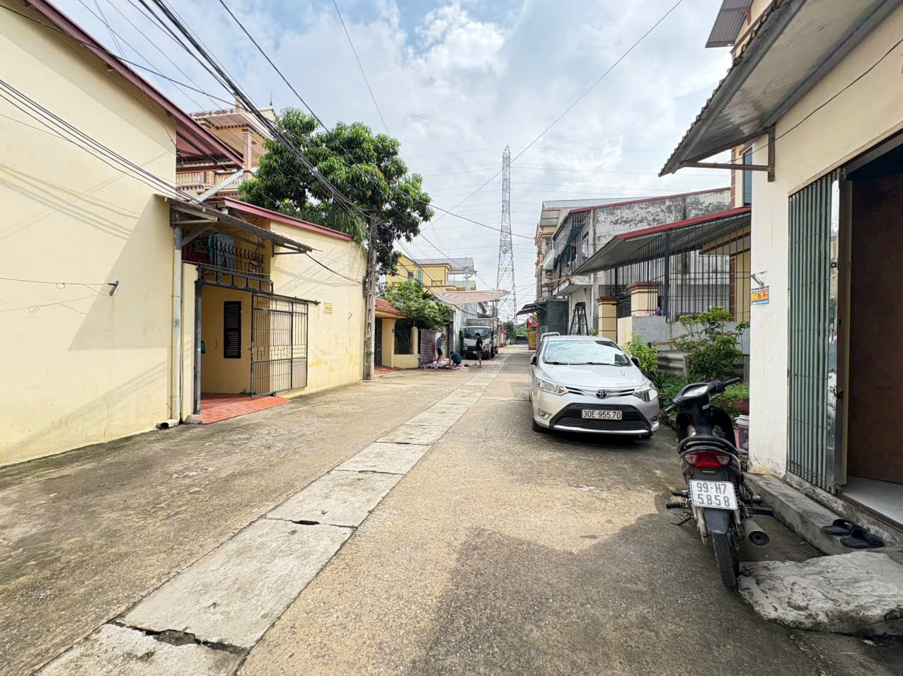 BÁN ĐẤT TẶNG NHÀ SẴN DÒNG TIỀN - Ô TÔ TRÁNH - ĐƯỜNG THÔNG RA KHU ĐẤU GIÁ - Ảnh chính