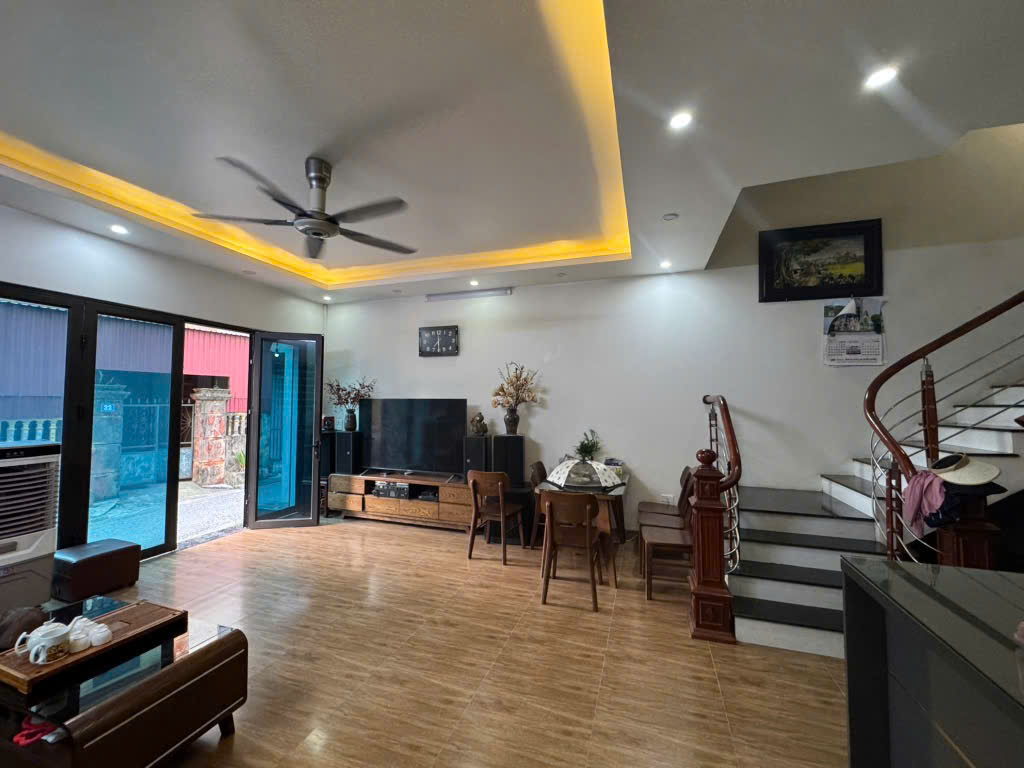 Bán nhà, Bát Khối, nhà đẹp ở ngay, 60m 3 tầng MT 6m 9.6tỷ - Ảnh 2