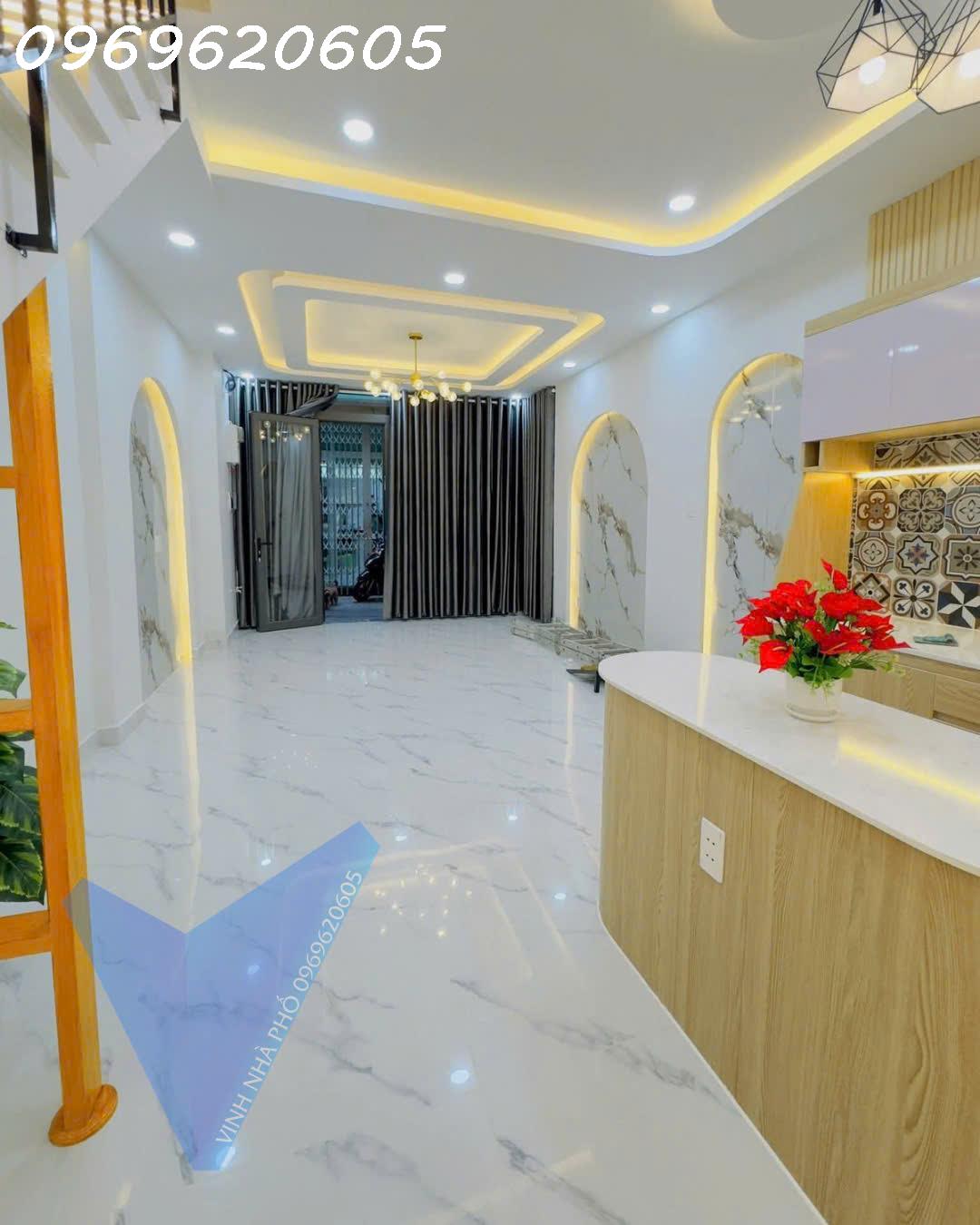 [Q7] Bán gấp N.hà 4 tầng, 6 phòng ngủ,ô tô đỗ cửa, ngang 4m, gi.á chỉ 3 đồng nhỉnh 0969620605 - Ảnh chính