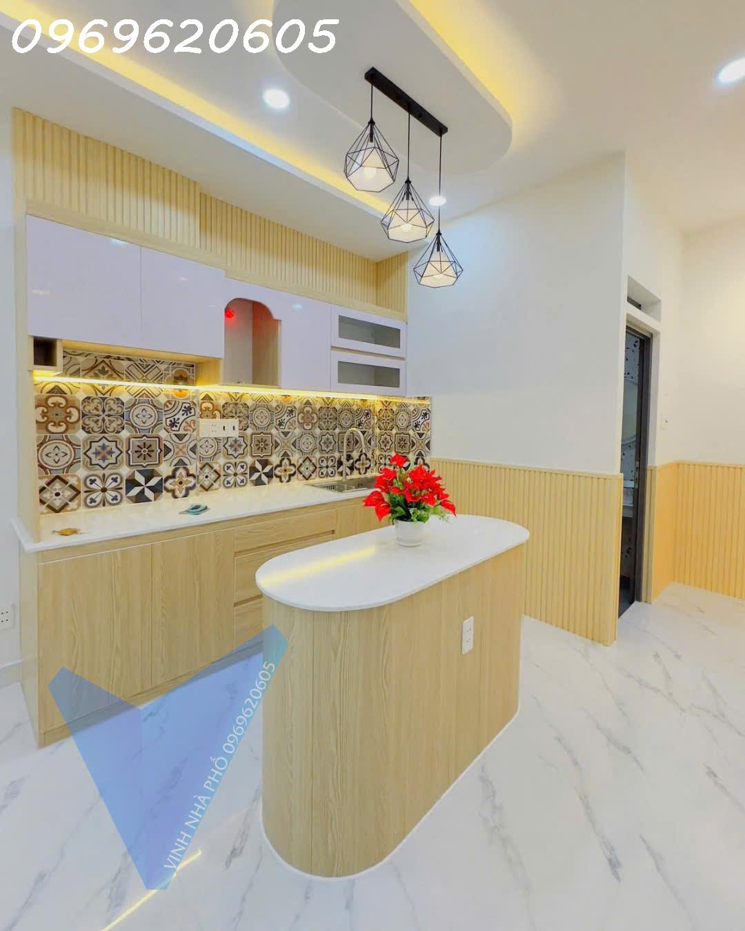 [Q7] Bán gấp N.hà 4 tầng, 6 phòng ngủ,ô tô đỗ cửa, ngang 4m, gi.á chỉ 3 đồng nhỉnh 0969620605 - Ảnh 1