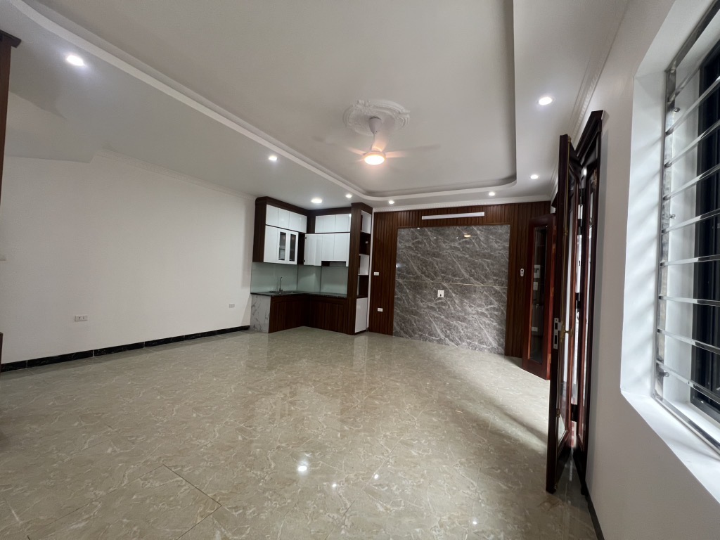 BÁN NHÀ 5 TẦNG MỚI – GẦN AEON LONG BIÊN – 40M² – GIÁ 6.X TỶ – NGÕ Ô TÔ – KHU VỰC AN SINH TUYỆT VỜI - Ảnh chính