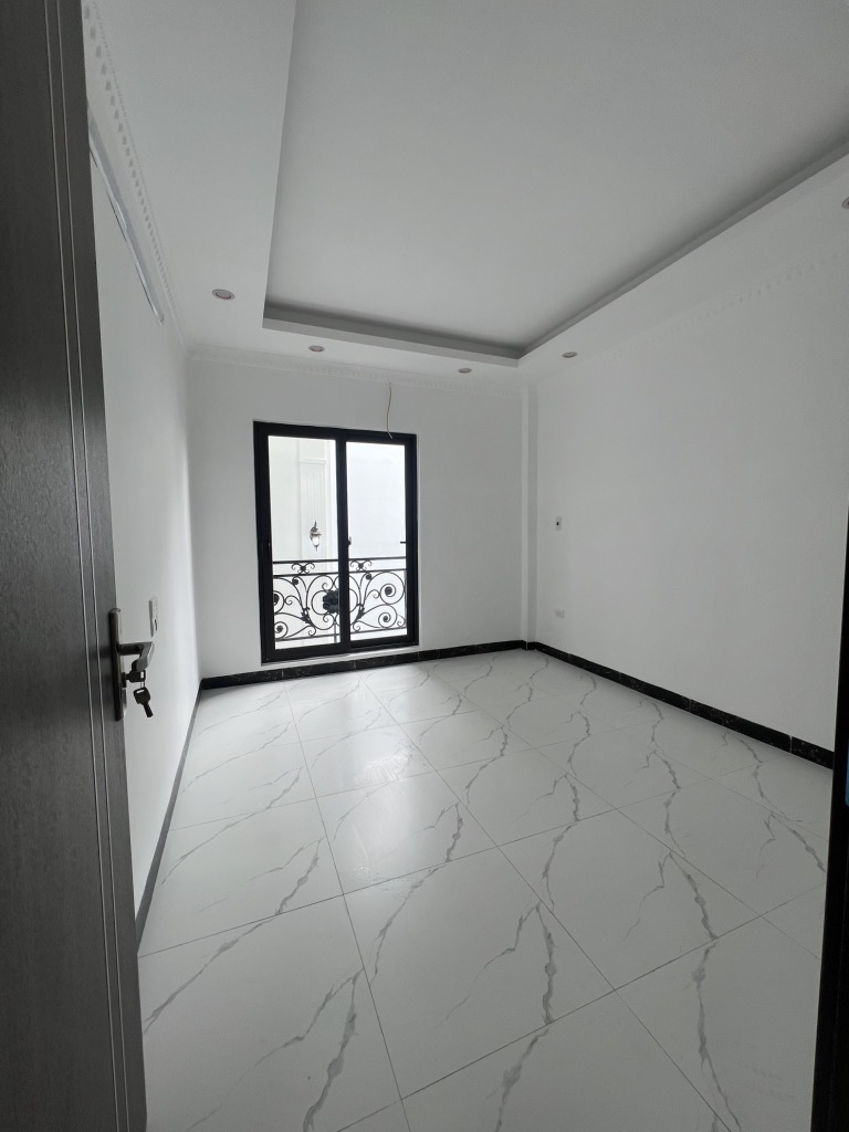 BÁN NHÀ 5 TẦNG MỚI – GẦN AEON LONG BIÊN – 40M² – GIÁ 6.X TỶ – NGÕ Ô TÔ – KHU VỰC AN SINH TUYỆT VỜI - Ảnh 5