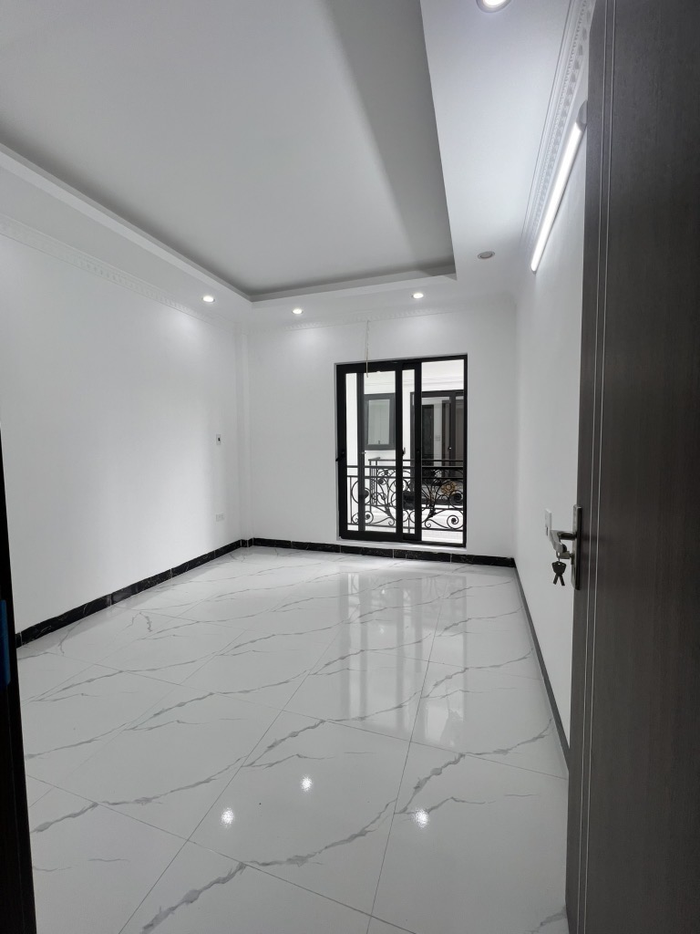 BÁN NHÀ 5 TẦNG MỚI – GẦN AEON LONG BIÊN – 40M² – GIÁ 6.X TỶ – NGÕ Ô TÔ – KHU VỰC AN SINH TUYỆT VỜI - Ảnh 6