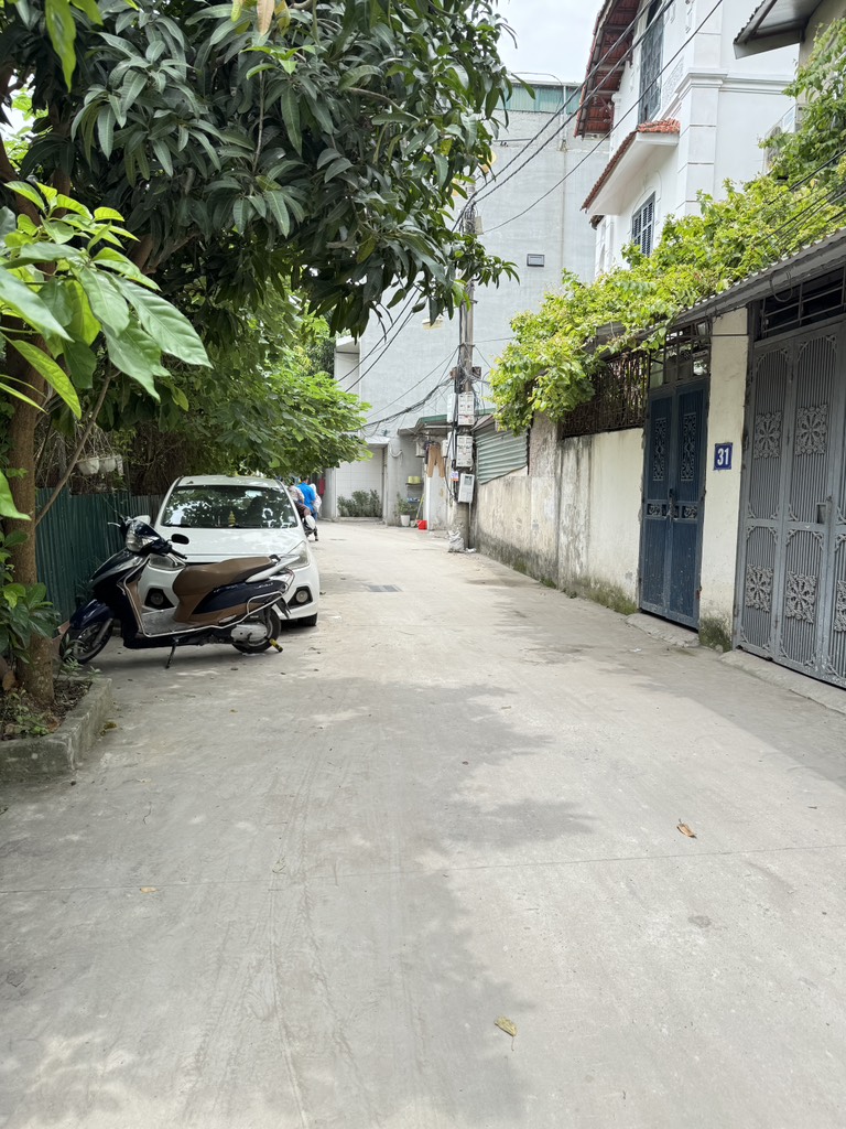 Bán mảnh đất phố Dương Văn Bé 135m Mặt tiền 8m. Gần phố, phù hợp xây CCMN hoặc nhà ở - Ảnh chính