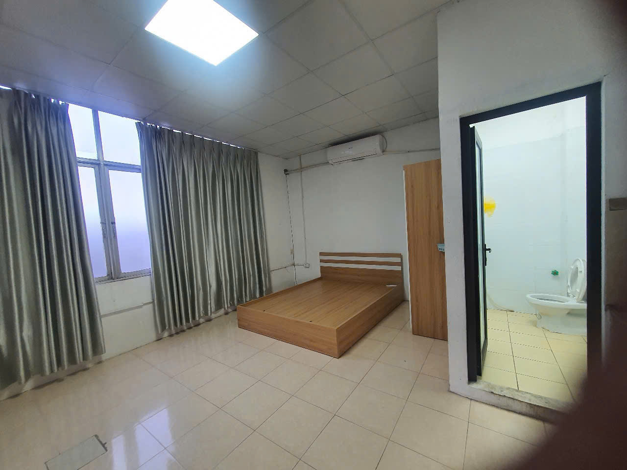 Cho Thuê nhà mặt phố Giải Phóng, Hoàng Mai 400m x 3T giá 75tr, làm CHDV, KD mọi mô hình - Ảnh 1