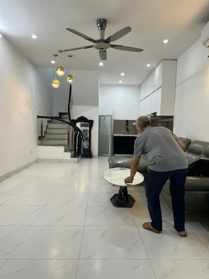 Bán Nhà Nghi Tàm 38m2. 3 tầng. mặt tiền 4.4m. giá 7.85 tỷ Tây Hồ Hà Nội - Ảnh 1