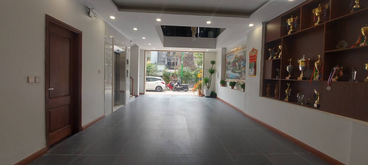 Bán nhà phân lô Phú Diễn, 79m2, 7 tầng, gần đại học Tài Nguyên Môi Trường, nhà đẹp, ở ngay - Ảnh 1