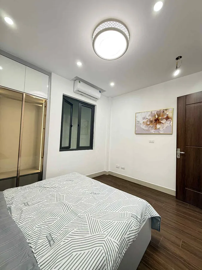 Bán Nhà Lương Sử C. Đống Đa. DT 40m2. MT 3,7m.  4 Tầng. Giá 9,95 Tỷ. - Ảnh 2
