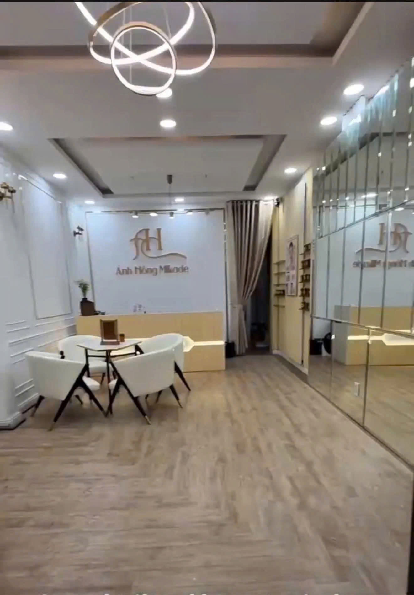 SANG NHƯỢNG TIỆM SPA MẶT TIỀN ĐƯỜNG LỚN BÌNH THẠNH - NHÀ MỚI ĐẸP, VÀO LÀ KINH DOANH NGAY - Ảnh chính