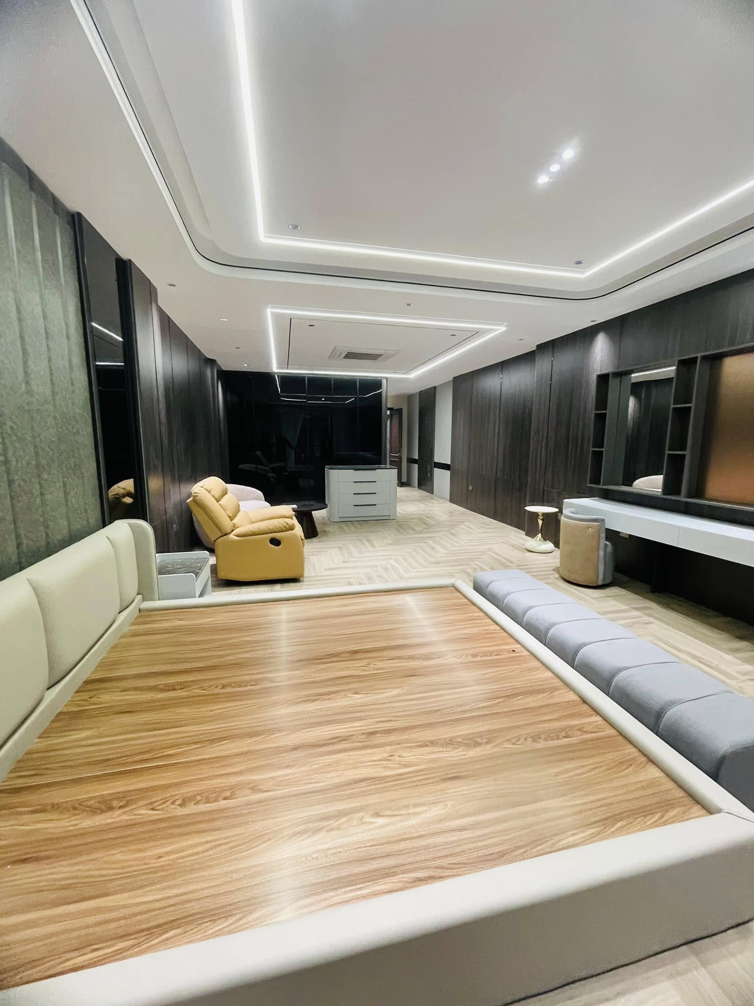 Nhà Phố Nguyễn Văn Cừ 80m2 6T, Gara 2 Ô Tô, Kinh Doanh, Dòng Tiền, Full Nội Thất 2X Tỷ - Ảnh 4