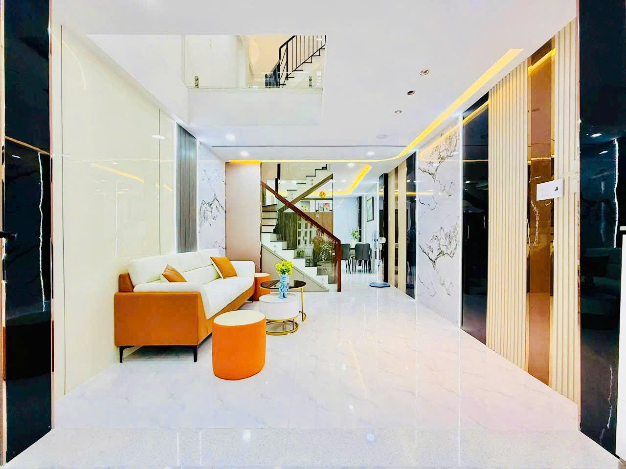 Bán nhà Gò Vấp hẻm xe hơi 1 trục gần công viên Làng Hoa, 4 phòng ngủ, chỉ 5 tỷ 8 nhỉnh thương lượng - Ảnh 1