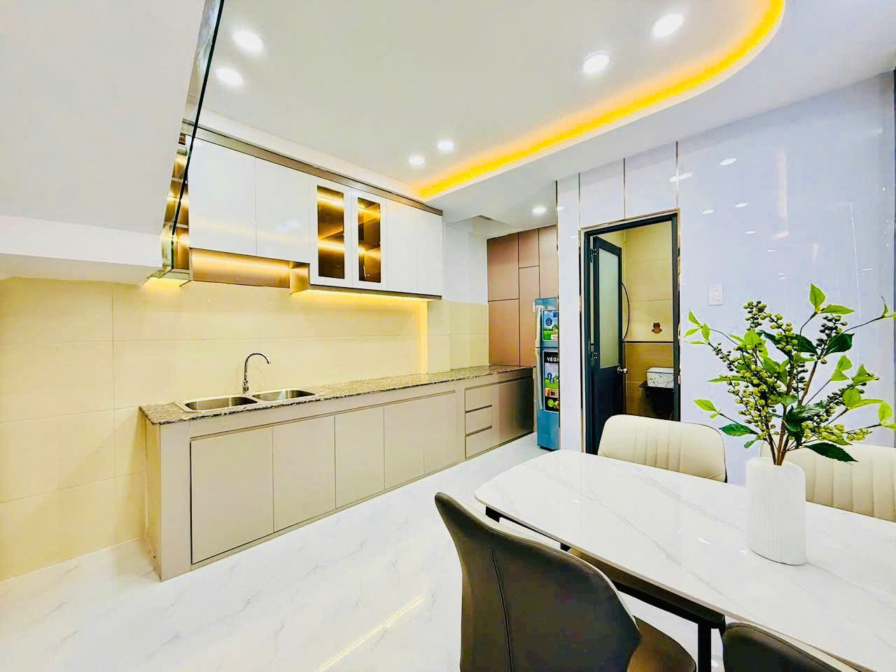 Bán nhà Gò Vấp hẻm xe hơi 1 trục gần công viên Làng Hoa, 4 phòng ngủ, chỉ 5 tỷ 8 nhỉnh thương lượng - Ảnh 2