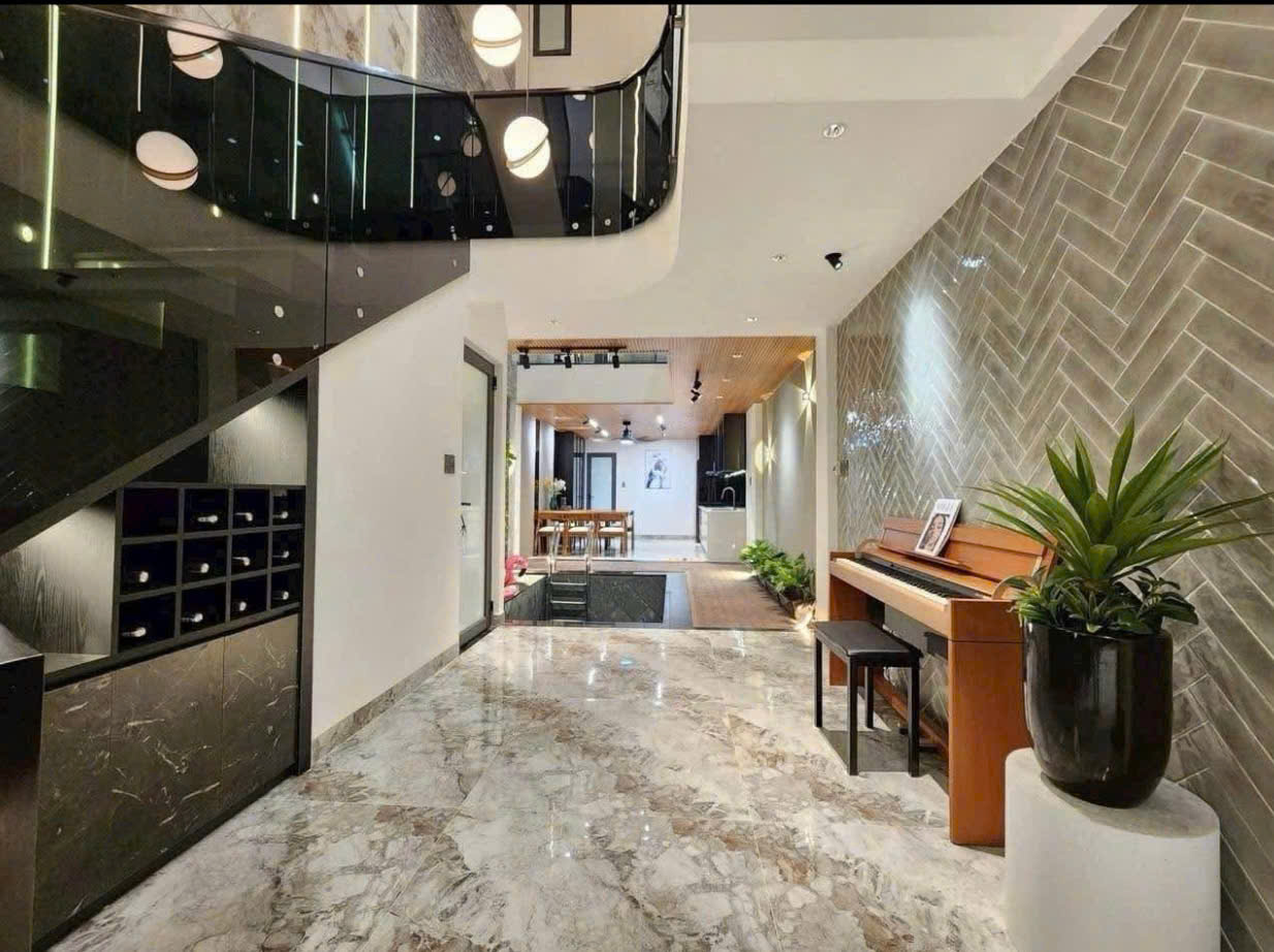 CHÀO BÁN NHÀ ĐẸP – VILLA 3 TẦNG CAO CẤP TẠI KHU HÒA CƯỜNG, GẦN PHAN ĐĂNG LƯU – HẢI CHÂU, ĐÀ NẴNG - Ảnh 3