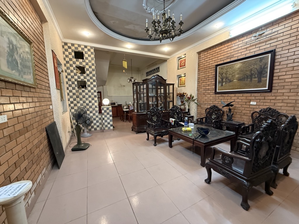 Bán nhà Chùa Láng – Trung tâm Đống Đa – Ô tô vào nhà – View thoáng vĩnh viễn - Ảnh 2