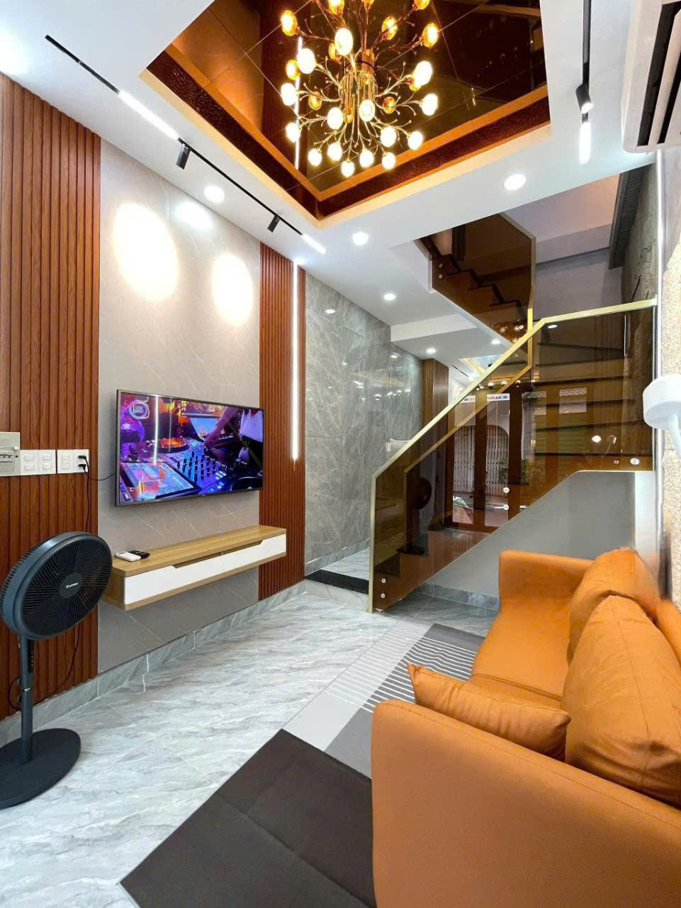 CHỈ NHỈNH 6 TỎI, NHÀ 2 TẦNG, FULL NỘI THẤT XỊN, HẺM XE HƠI LV.SỸ, KINH DOANH ĐỈNH. - Ảnh 3