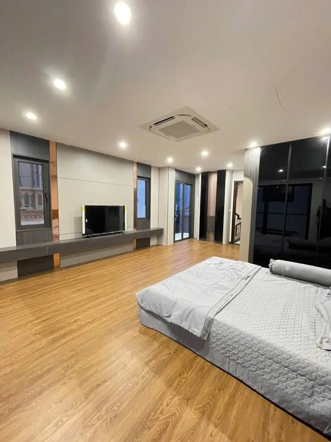 SIÊU PHẨM PHÂN LÔ Phố Ngọc Thụy 52 m2 X 6 tầng thang máy 13.8 tỷ Long Biên. - Ảnh 1