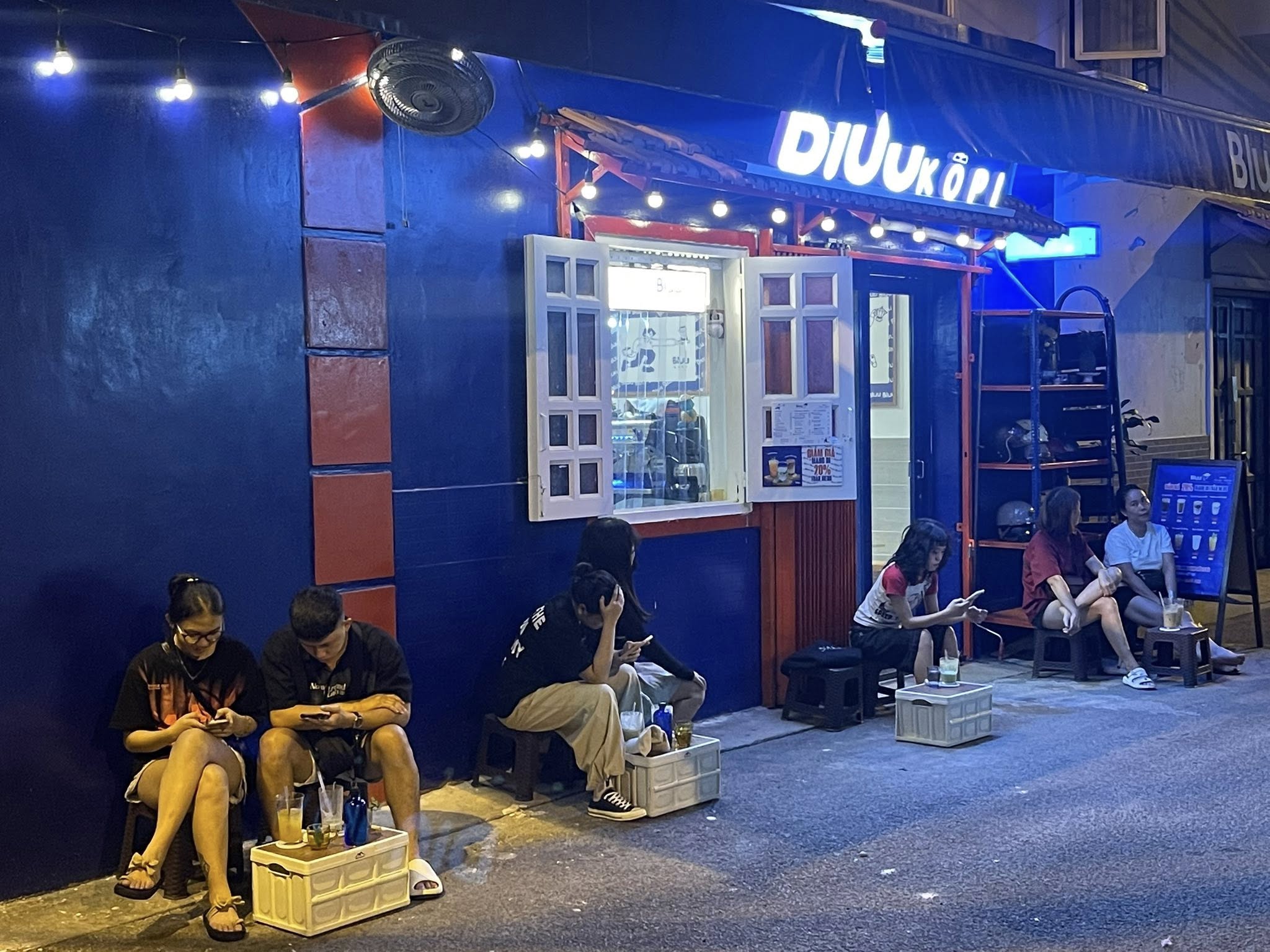 CẦN SANG MẶT BẰNG CÀ PHÊ QUẬN 7, TP. HỒ CHÍ MINH - Ảnh 1