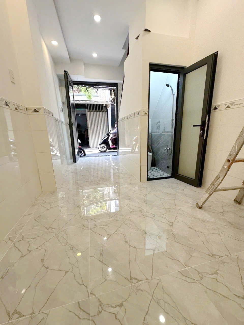 Nhà mới 2 tầng hẻm xe hơi Phạm Thế Hiển P5 Q8. Giá 2.38 tỷ - Ảnh 1