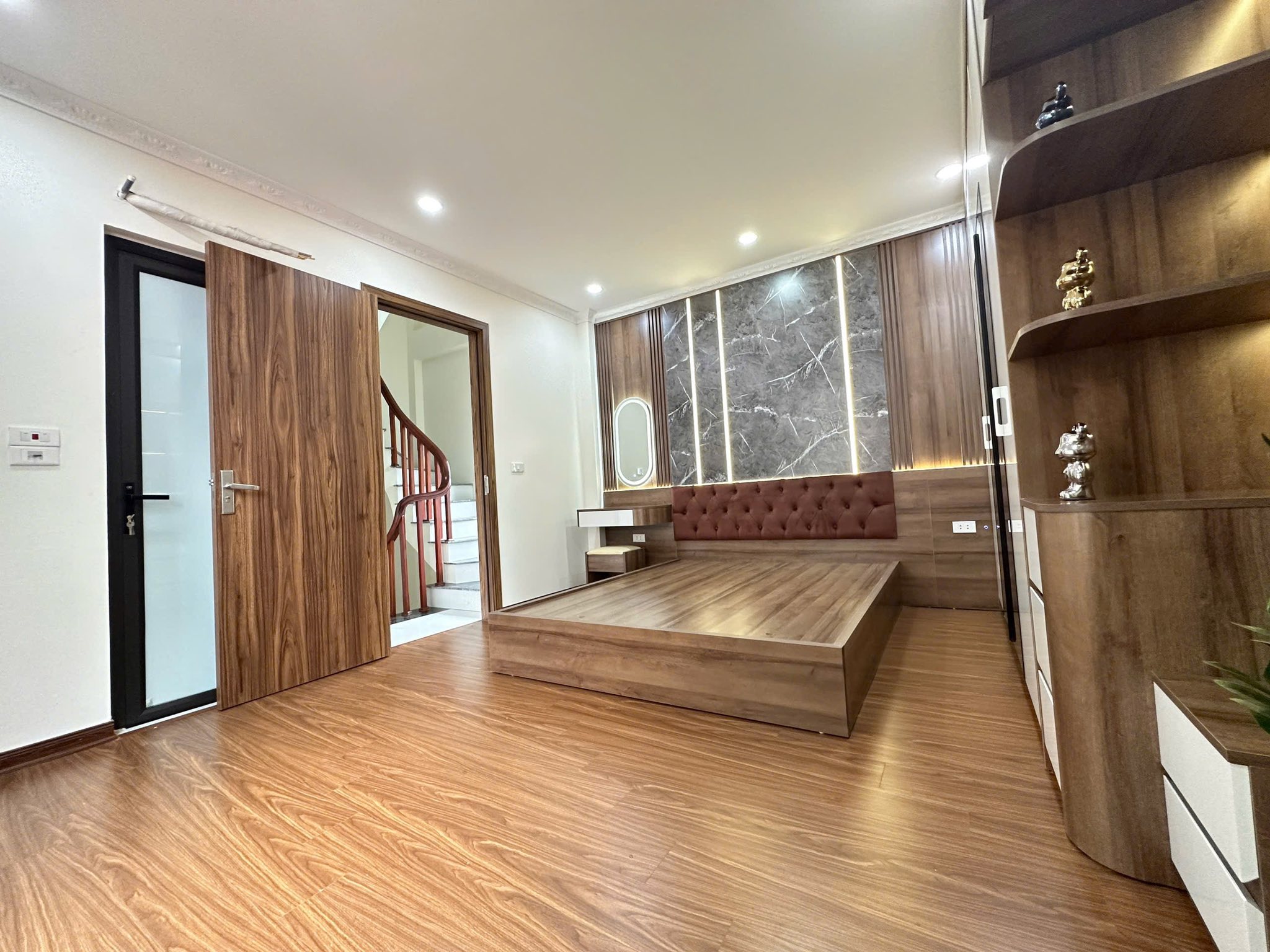BÁN NHÀ BÁT KHỐI TƯ ĐÌNH 35M2 5 TẦNG, Ô TÔ ĐỖ CỔNG, THÔNG SỐ SIÊU XINH 6.X TỶ - Ảnh 3
