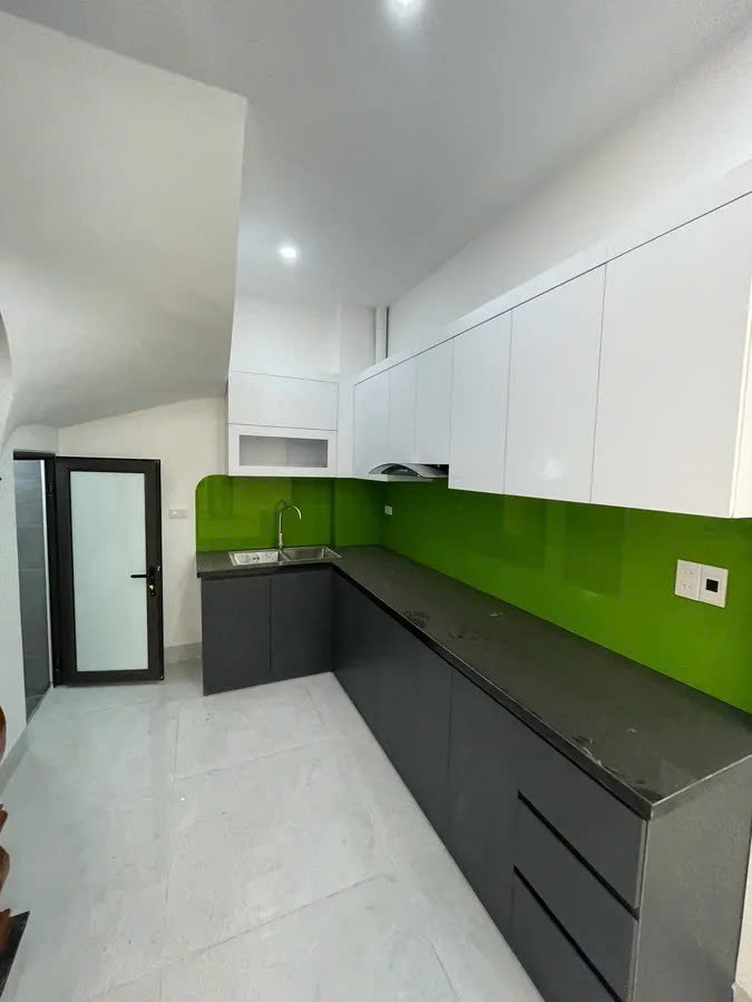 NHÀ MỚI KÍNH KOONG Ngọc Trì Thạch bàn 39m2 X 5 Tầng 6.15 tỷ Long Biên. - Ảnh 2