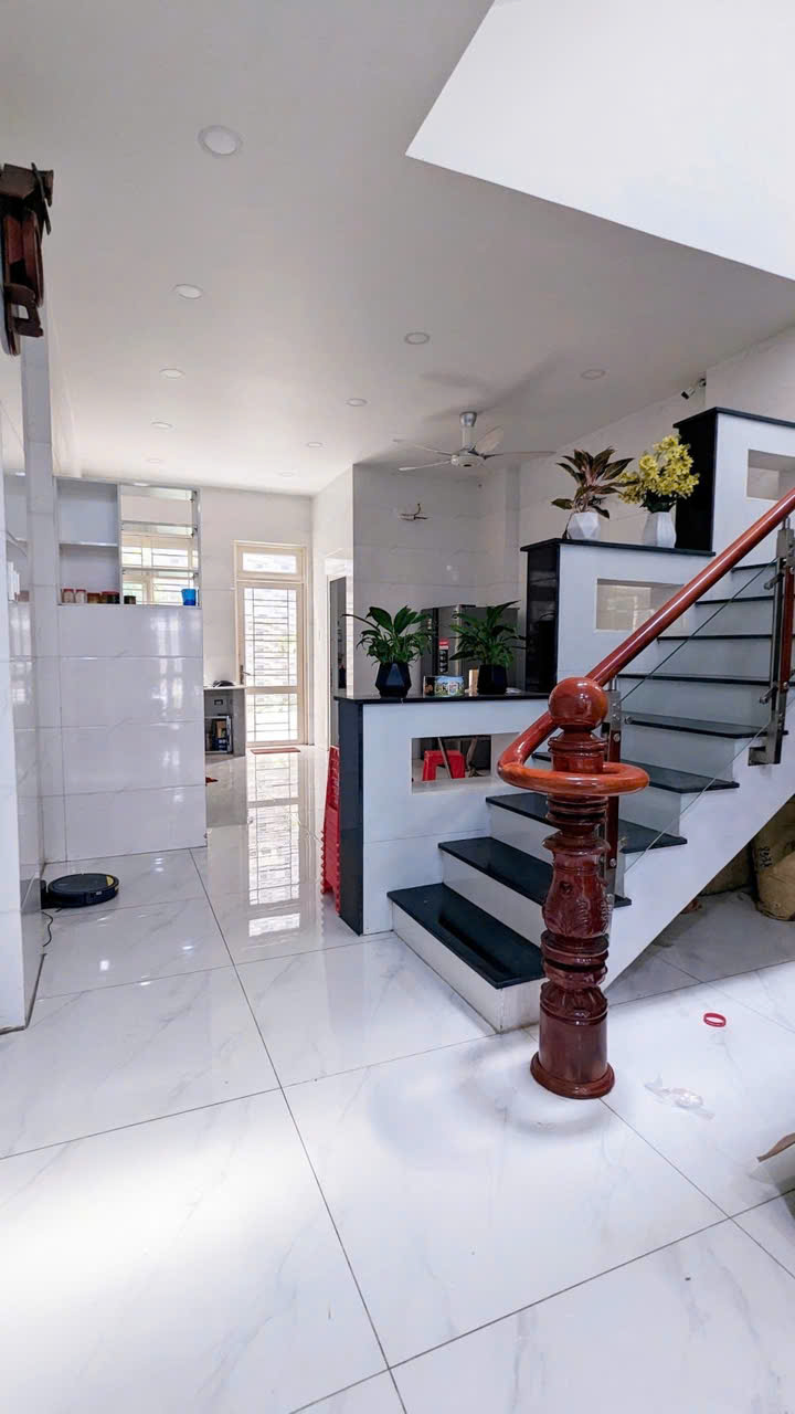 Bán nhà 4 tầng 96m², Tam Bình, Thủ Đức, 7.9 tỷ, sổ hồng - Ảnh 1