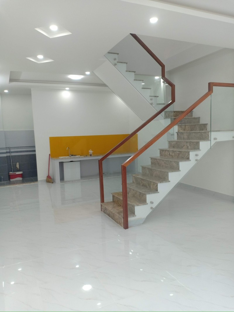 Bán nhà 2 tầng, 56m², 2PN, 2WC, Q.9, 4.85  tỷ, sổ hồng - Ảnh 1